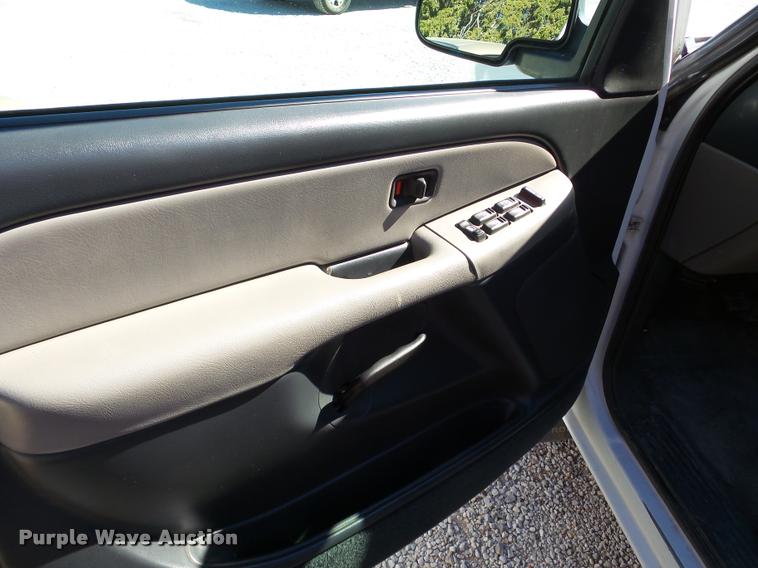 image for item DA2964 2001 Chevrolet Suburban SUV