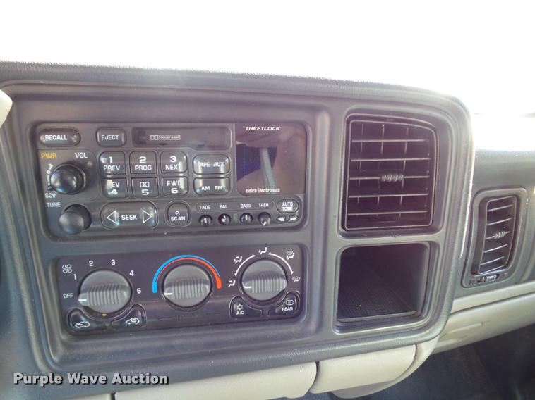 image for item DA2964 2001 Chevrolet Suburban SUV