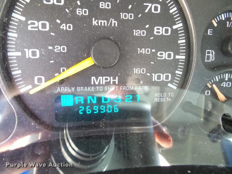 image for item DA2964 2001 Chevrolet Suburban SUV