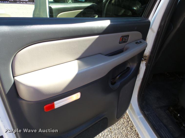 image for item DA2964 2001 Chevrolet Suburban SUV