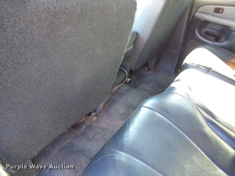 image for item DA2964 2001 Chevrolet Suburban SUV