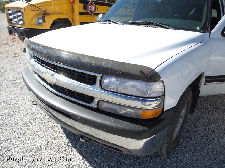 image for item DA2964 2001 Chevrolet Suburban SUV