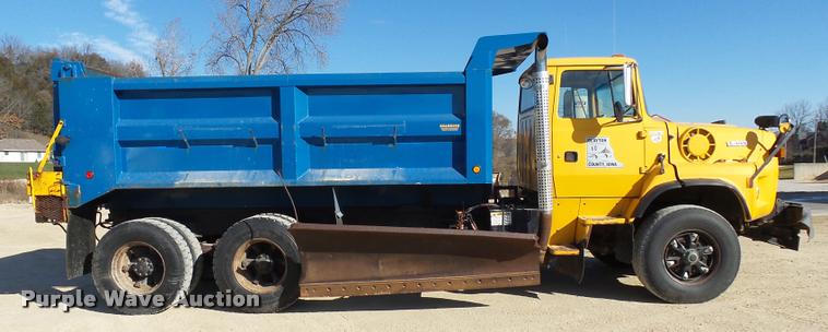 image for item DA3500 1995 Ford L9000 dump truck