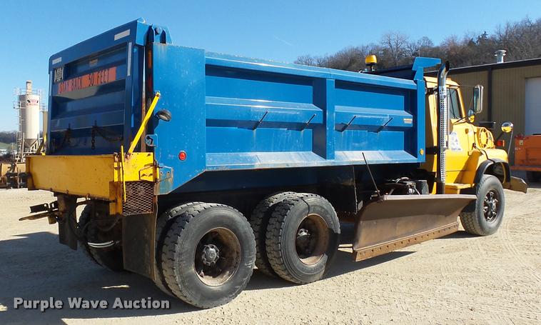 image for item DA3500 1995 Ford L9000 dump truck