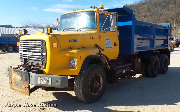 image for item DA3500 1995 Ford L9000 dump truck