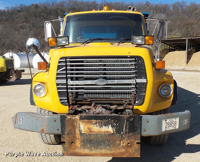image for item DA3500 1995 Ford L9000 dump truck