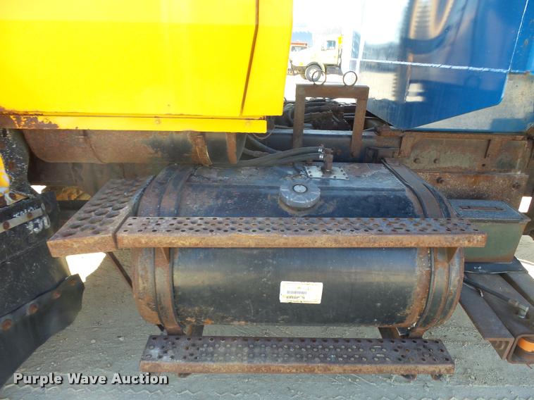 image for item DA3500 1995 Ford L9000 dump truck