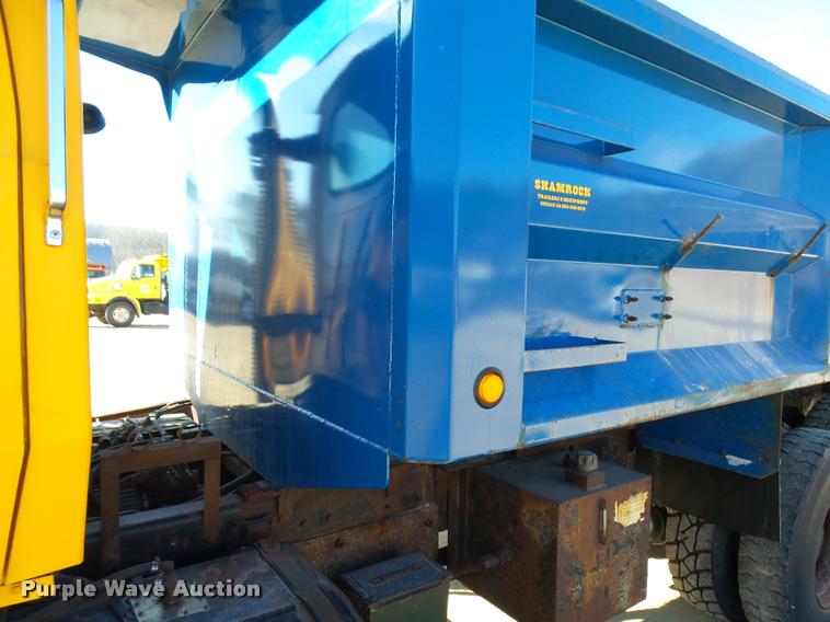 image for item DA3500 1995 Ford L9000 dump truck