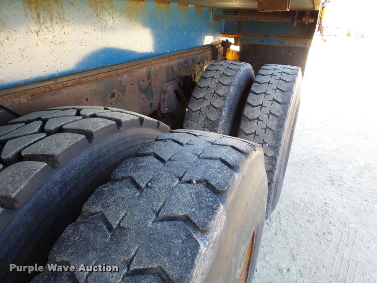 image for item DA3500 1995 Ford L9000 dump truck