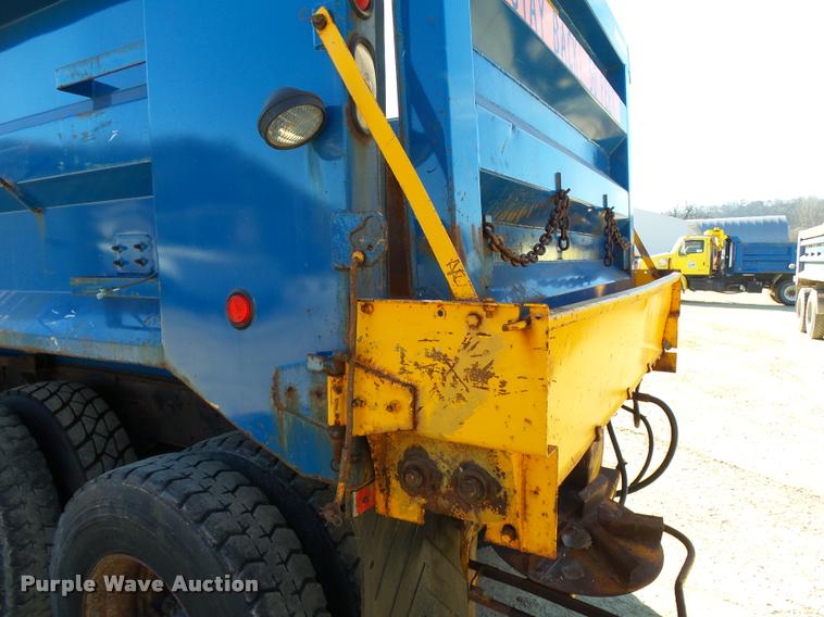 image for item DA3500 1995 Ford L9000 dump truck
