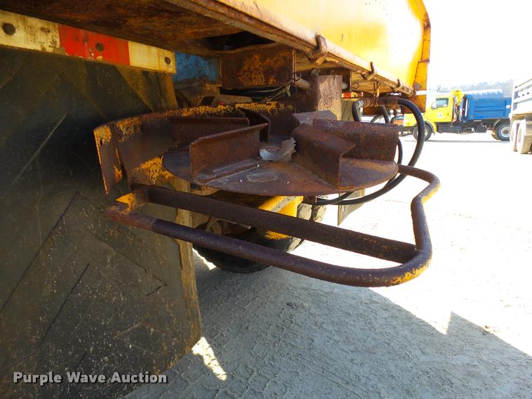 image for item DA3500 1995 Ford L9000 dump truck