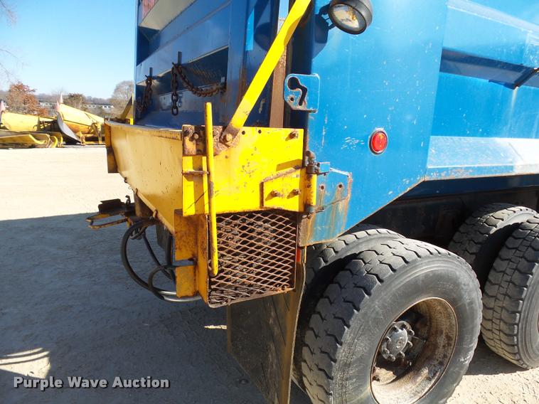 image for item DA3500 1995 Ford L9000 dump truck