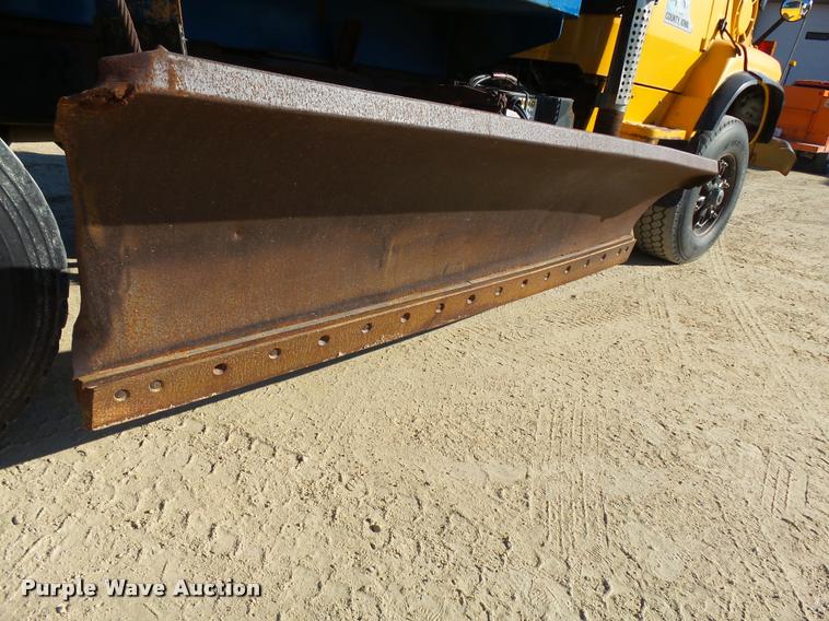 image for item DA3500 1995 Ford L9000 dump truck