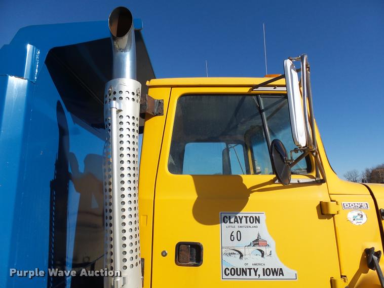 image for item DA3500 1995 Ford L9000 dump truck
