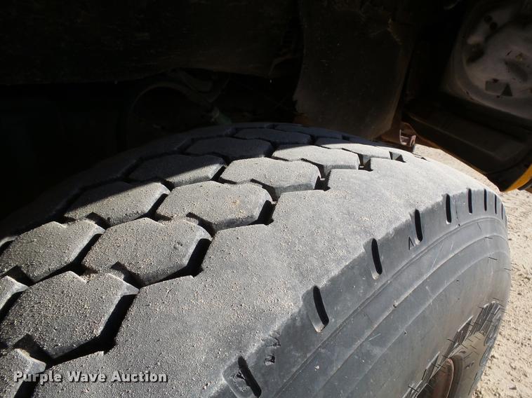 image for item DA3500 1995 Ford L9000 dump truck