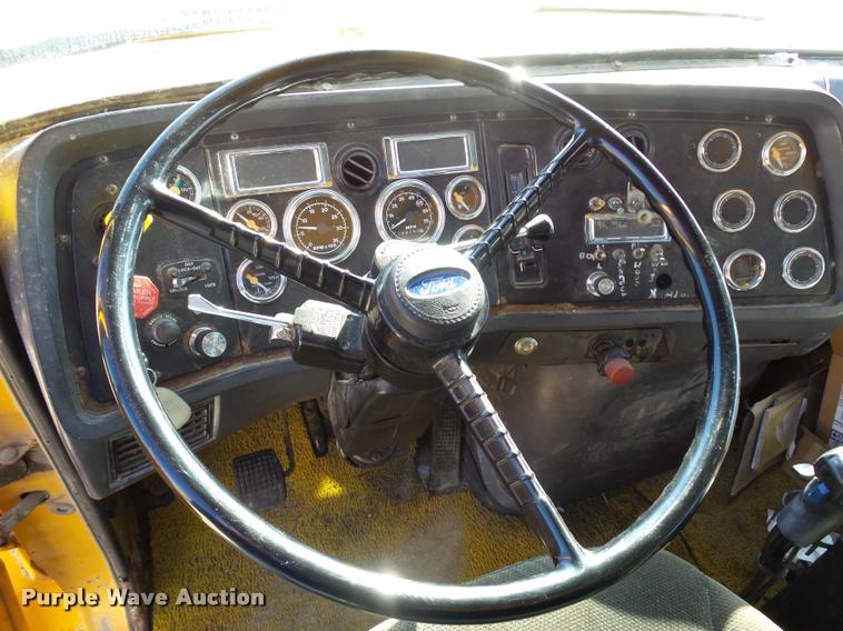 image for item DA3500 1995 Ford L9000 dump truck