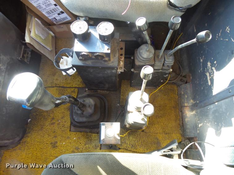 image for item DA3500 1995 Ford L9000 dump truck