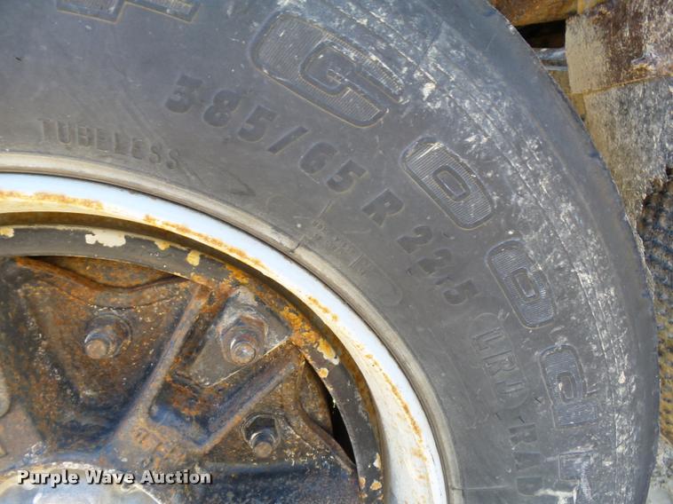 image for item DA3501 1997 Ford L9000 truck cab and chassis