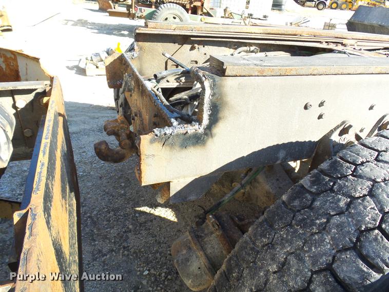 image for item DA3501 1997 Ford L9000 truck cab and chassis