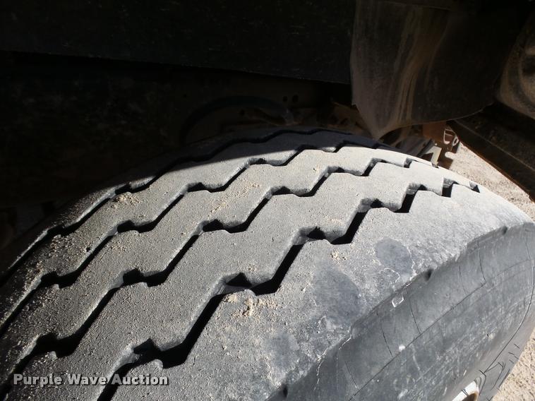 image for item DA3501 1997 Ford L9000 truck cab and chassis