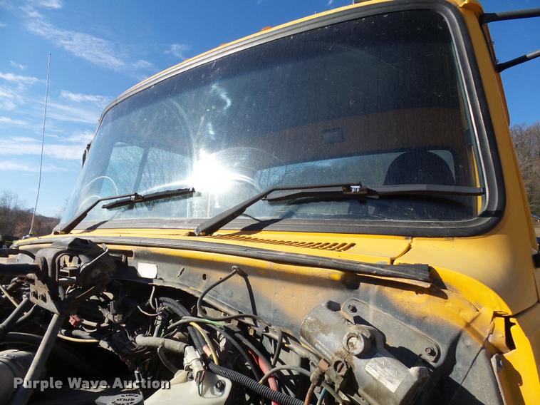 image for item DA3501 1997 Ford L9000 truck cab and chassis