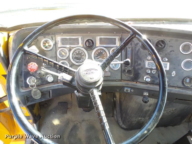 image for item DA3501 1997 Ford L9000 truck cab and chassis