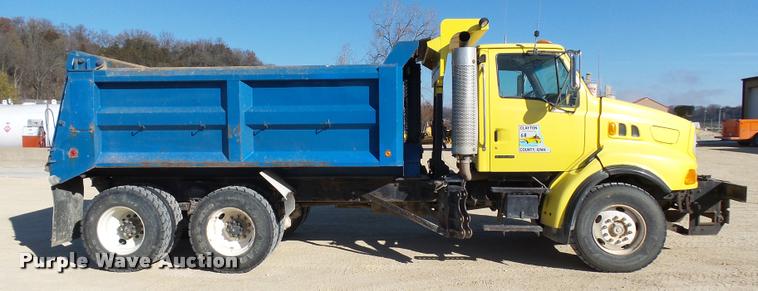 image for item DA3502 2002 Sterling L9513 dump truck