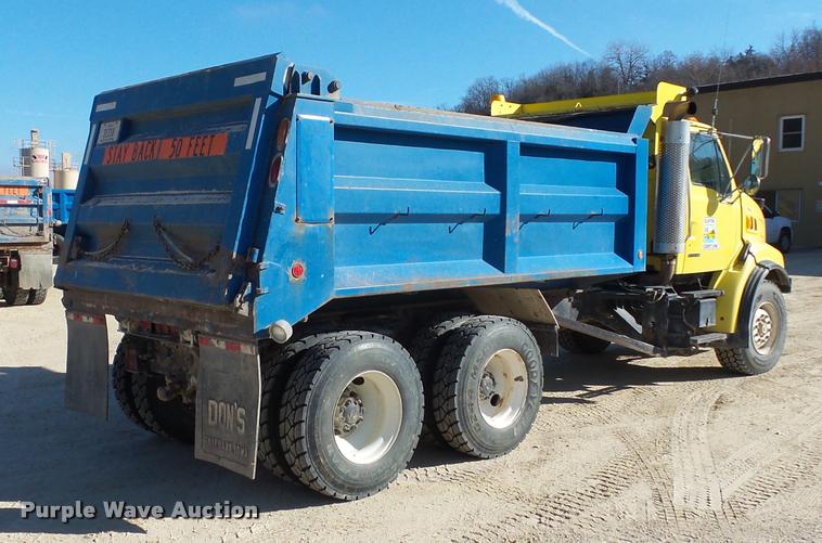 image for item DA3502 2002 Sterling L9513 dump truck