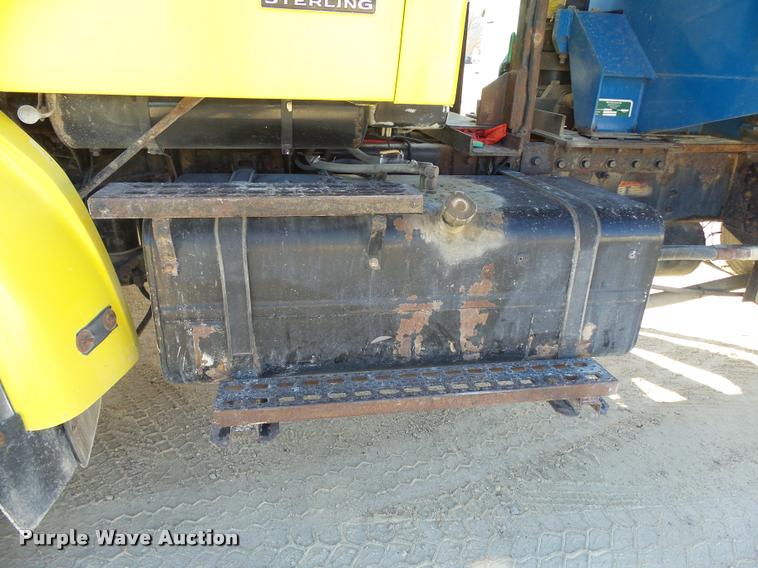 image for item DA3502 2002 Sterling L9513 dump truck