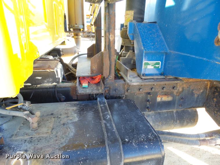 image for item DA3502 2002 Sterling L9513 dump truck