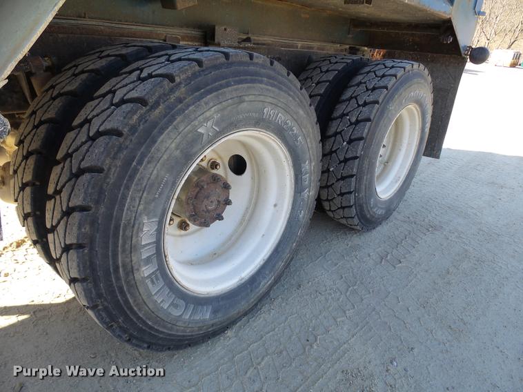 image for item DA3502 2002 Sterling L9513 dump truck