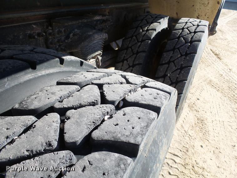 image for item DA3502 2002 Sterling L9513 dump truck