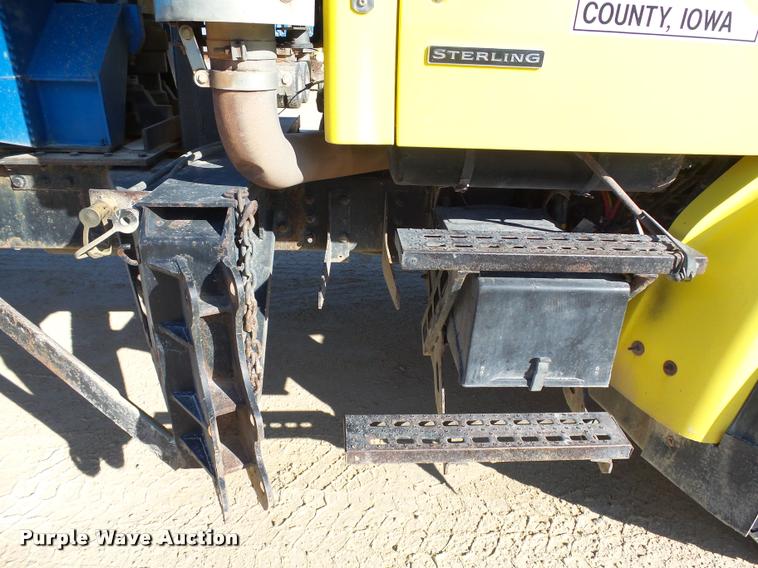 image for item DA3502 2002 Sterling L9513 dump truck