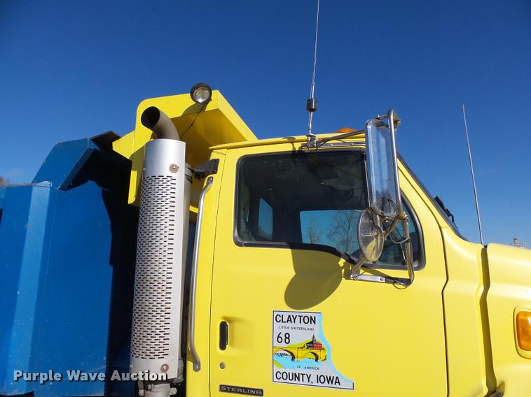image for item DA3502 2002 Sterling L9513 dump truck