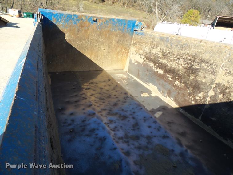 image for item DA3502 2002 Sterling L9513 dump truck