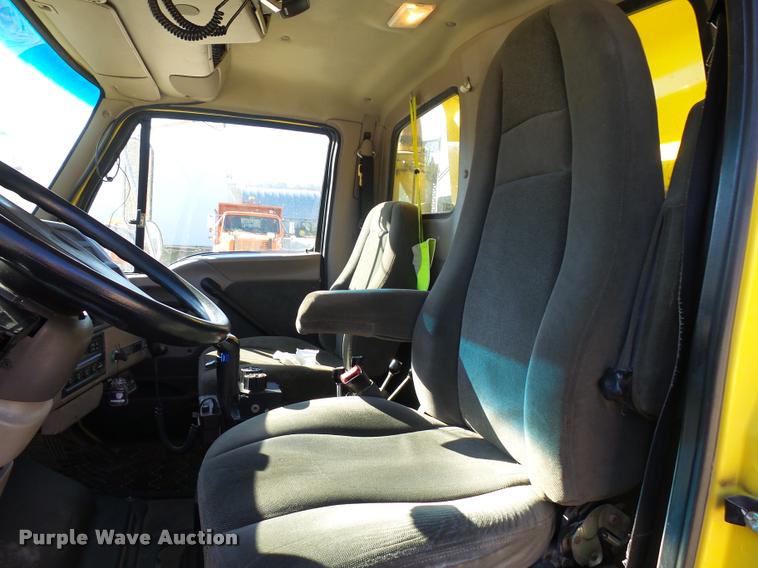 image for item DA3502 2002 Sterling L9513 dump truck