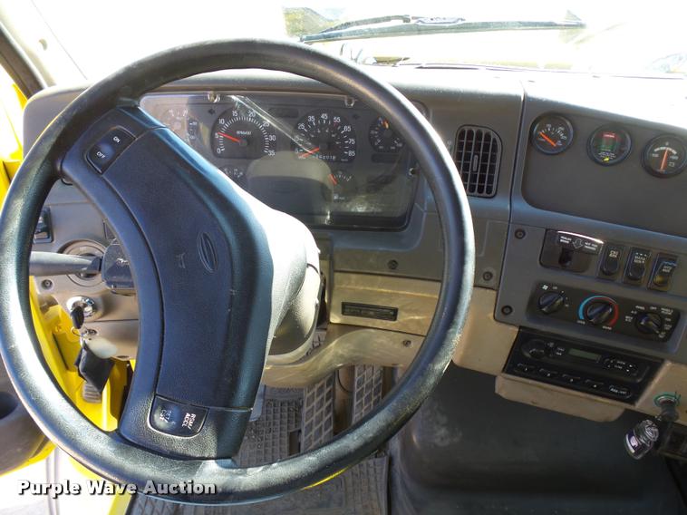 image for item DA3502 2002 Sterling L9513 dump truck