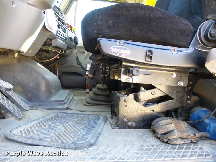 image for item DA3503 2000 Sterling LT9500 dump truck