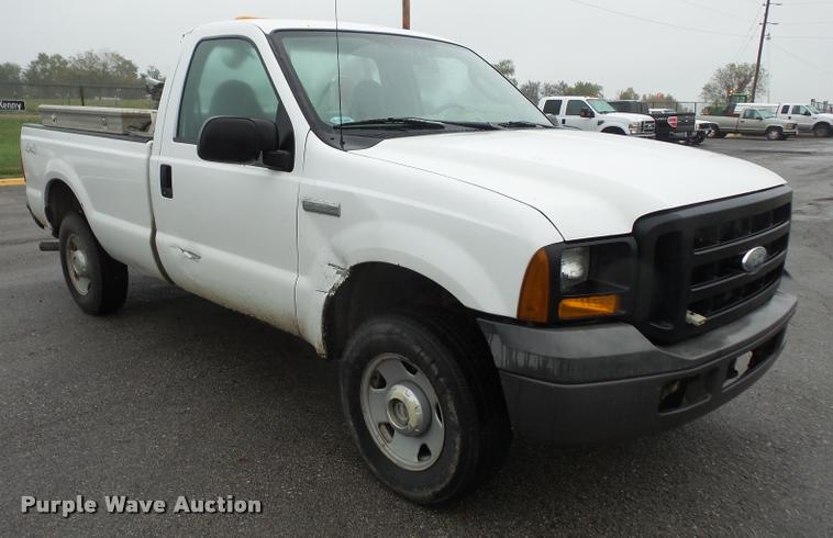 image for item DA3762 2006 Ford F250 Super Duty pickup truck