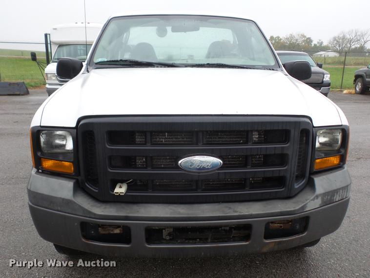 image for item DA3762 2006 Ford F250 Super Duty pickup truck