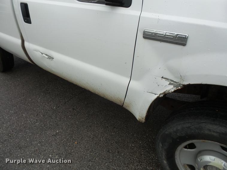 image for item DA3762 2006 Ford F250 Super Duty pickup truck