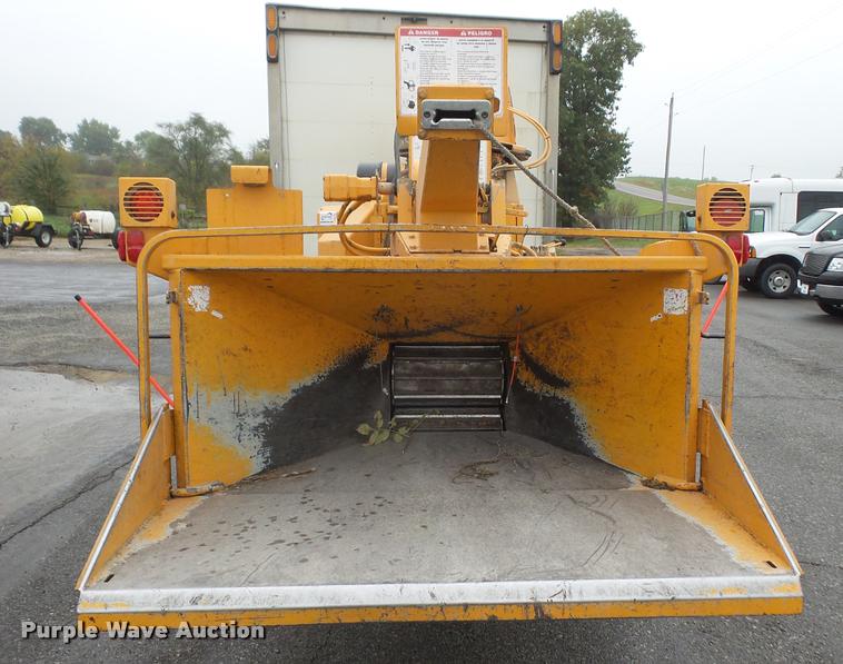 image for item DA3763 2011 Bandit 250XD wood chipper