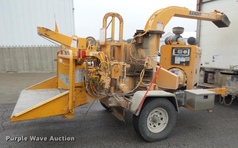 image for item DA3763 2011 Bandit 250XD wood chipper