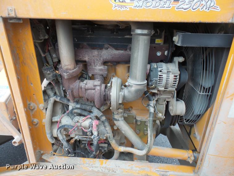 image for item DA3763 2011 Bandit 250XD wood chipper