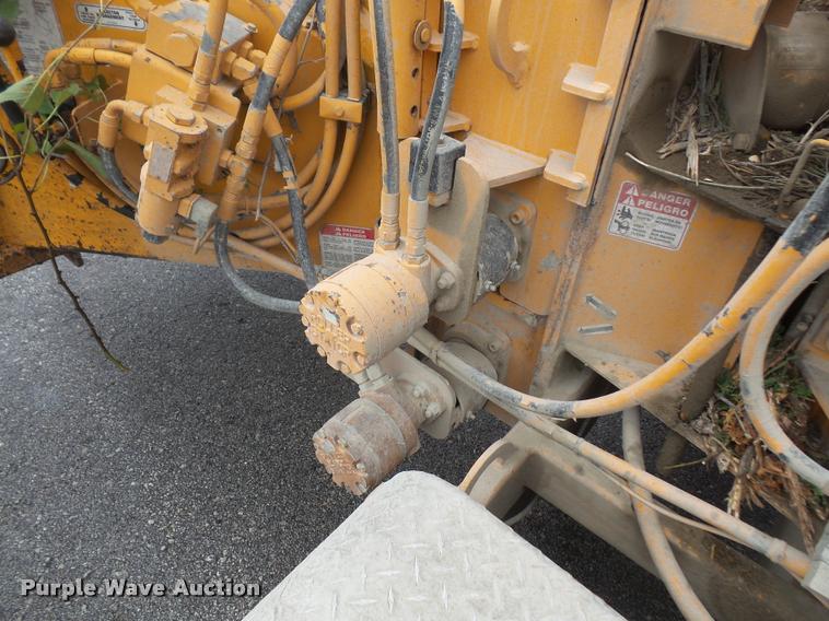 image for item DA3763 2011 Bandit 250XD wood chipper