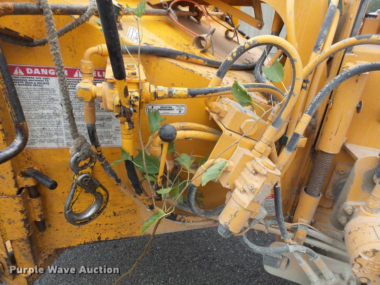 image for item DA3763 2011 Bandit 250XD wood chipper