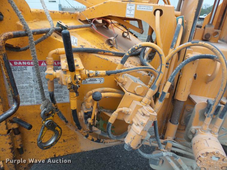 image for item DA3763 2011 Bandit 250XD wood chipper