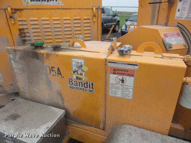 image for item DA3763 2011 Bandit 250XD wood chipper