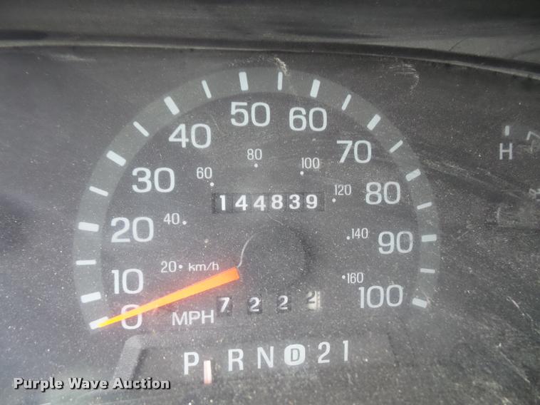 image for item DA3765 2001 Ford Econoline E350 Super Duty Champion shuttle bus