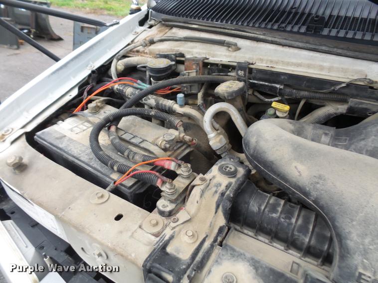 image for item DA3765 2001 Ford Econoline E350 Super Duty Champion shuttle bus